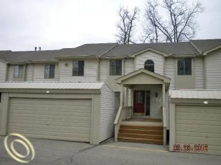 Foreclosed Home - 4960 OAK HILL DR, 48329