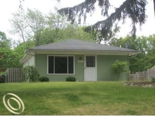 Foreclosed Home - 4011 ISLAND PARK DR, 48329