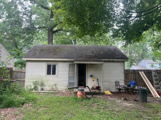 Foreclosed Home - 6372 ELMWOOD DR, 48329