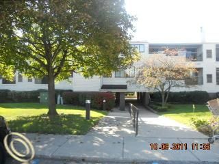 Foreclosed Home - 30414 ORCHARD LAKE RD UNIT 16 BLDG 1, 48334