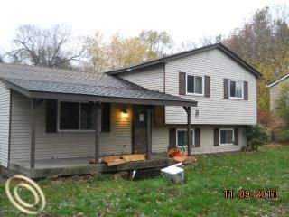 Foreclosed Home - 33631 KIRBY ST, 48335