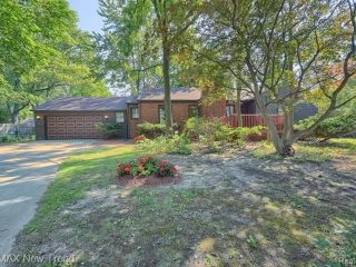 Foreclosed Home - List 101225000