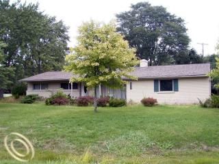 Foreclosed Home - 23540 GLENCREEK DR, 48336