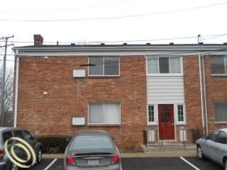 Foreclosed Home - 32718 GRAND RIVER AVE UNIT D12, 48336