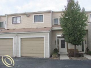 Foreclosed Home - 5883 WINDWARD CT # 7, 48346