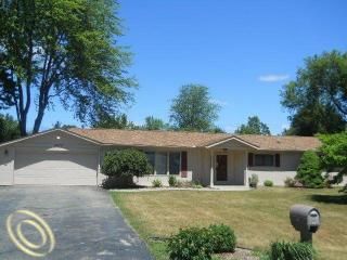 Foreclosed Home - 4670 PINEDALE AVE, 48346