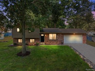 Foreclosed Home - 7955 HILLANDALE DR, 48348