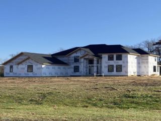Foreclosed Home - 5344 BIRCH DR, 48350