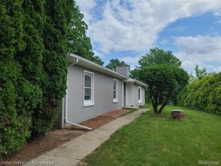 Foreclosed Home - 3283 S MILFORD RD, 48357