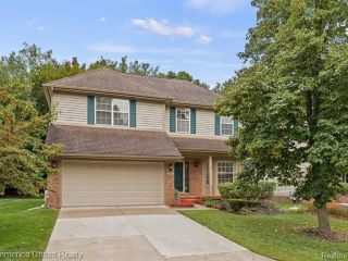 Foreclosed Home - 41701 SLEEPY HOLLOW DR, 48377