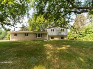 Foreclosed Home - 440 S Pleasant Valley Rd, 48380