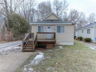 Foreclosed Home - 2885 CENTRAL BLVD, 48380