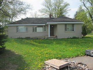 Foreclosed Home - 1305 SLEETH RD, 48382