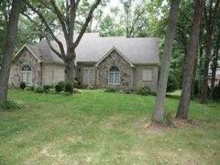 Foreclosed Home - 8410 WOODSPUR DR, 48382