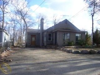 Foreclosed Home - 3724 OVERFIELD DR, 48383