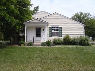 Foreclosed Home - 1403 HARBOR DR, 48390