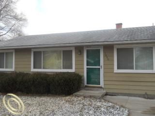 Foreclosed Home - 3048 FISHER AVE, 48390
