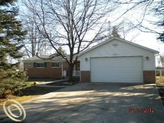 Foreclosed Home - 2033 W WEST MAPLE RD, 48390