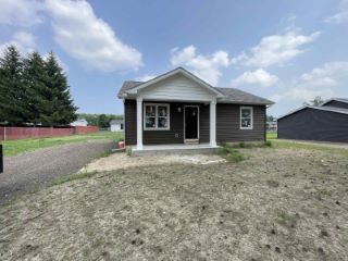 Foreclosed Home - 112 N BLACK RIVER RD, 48422