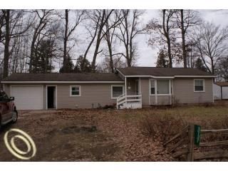 Foreclosed Home - 3737 MAIN DR, 48428