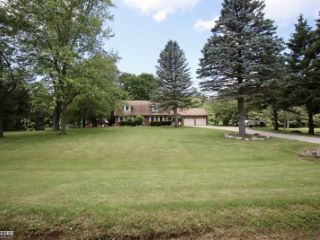 Foreclosed Home - 5112 COUNTRY SQUIRE RD, 48428