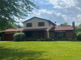 Foreclosed Home - 3047 BEECHTREE LN, 48433