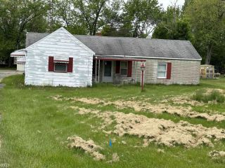 Foreclosed Home - 145 N ELMS RD, 48433