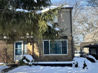 Foreclosed Home - 1071 GREEN MEADOWS DR, 48439