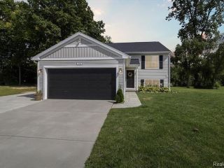 Foreclosed Home - 7187 GLENMEADOW CT, 48439