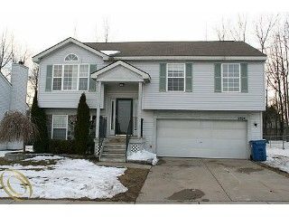 Foreclosed Home - 3224 VALLEY RISE DR, 48442