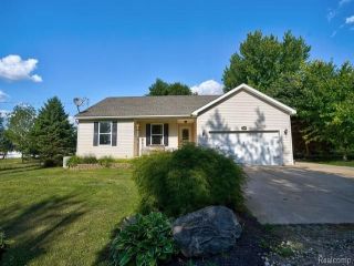 Foreclosed Home - 16163 SOFTWATER LAKE DR, 48451