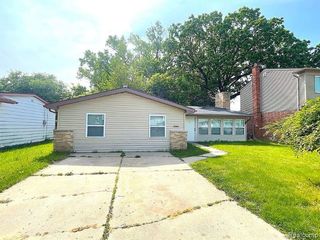 Foreclosed Home - 2018 BARKS ST, 48503