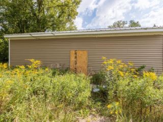Foreclosed Home - 3476 N LINDEN RD, 48504