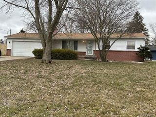 Foreclosed Home - 4478 N HILLCREST CIR, 48506