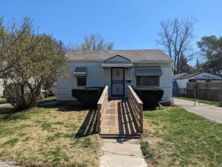 Foreclosed Home - 1015 DARLING ST, 48532