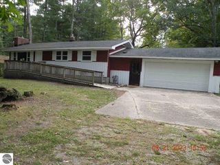 Foreclosed Home - 1658 BUNGO TRL, 48625