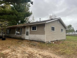 Foreclosed Home - 2140 WHITE PINE DR, 48656