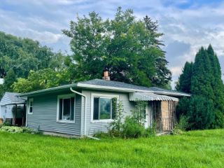 Foreclosed Home - 1801 FITZHUGH ST, 48708