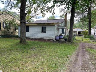 Foreclosed Home - 1914 WOOD RD, 48750