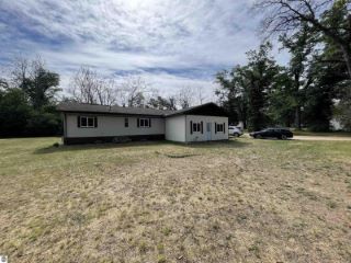 Foreclosed Home - 5329 SKUNK HOLLOW DR, 48756