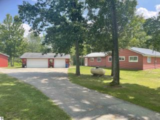 Foreclosed Home - 4011 BRODIE RD, 48761