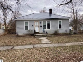 Foreclosed Home - 111 S COURT AVE, 48801