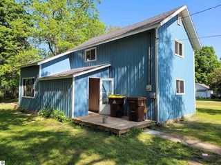 Foreclosed Home - 1020 BOSTWICK ST, 48801