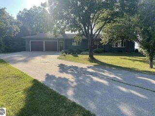 Foreclosed Home - 5252 N LUCE RD, 48801