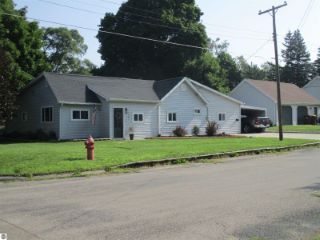 Foreclosed Home - 301 E HILLCREST ST, 48801
