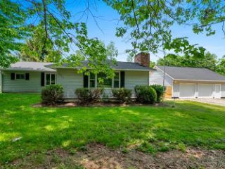 Foreclosed Home - 2819 HILLCREST DR, 48846