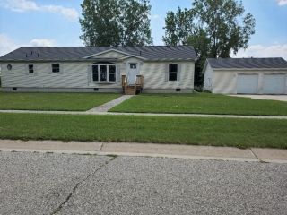 Foreclosed Home - 3201 AAGIMAAK ST, 48858