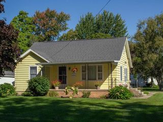 Foreclosed Home - 151 E COTTAGE AVE, 48883