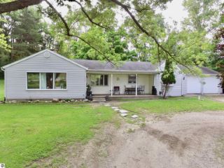Foreclosed Home - 1431 S SHERIDAN RD, 48888
