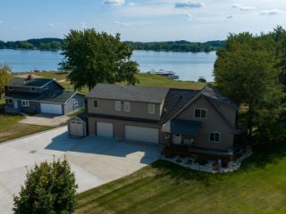 Foreclosed Home - List 101264111